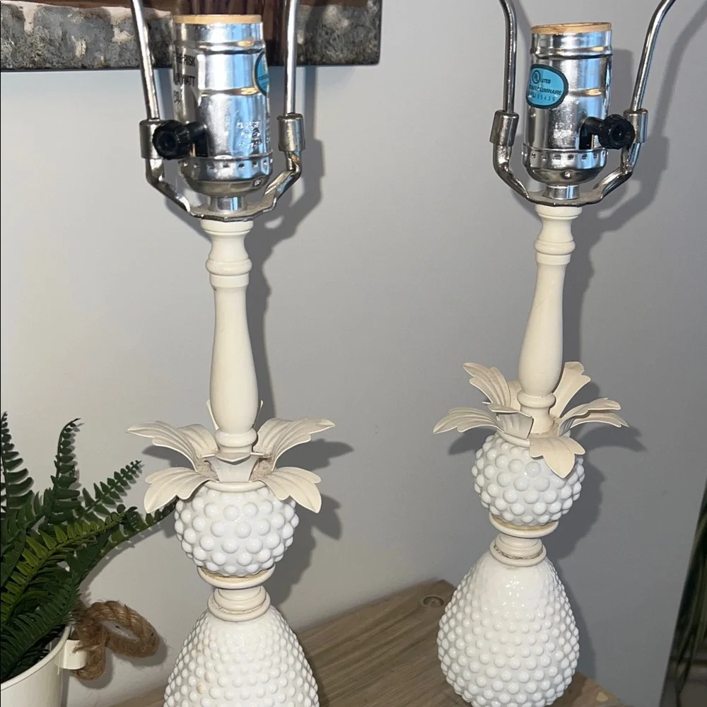 Vintage Hob Nail Milk Glass Elegant White Table Lamps. Pineapple 🍍 exc condition
